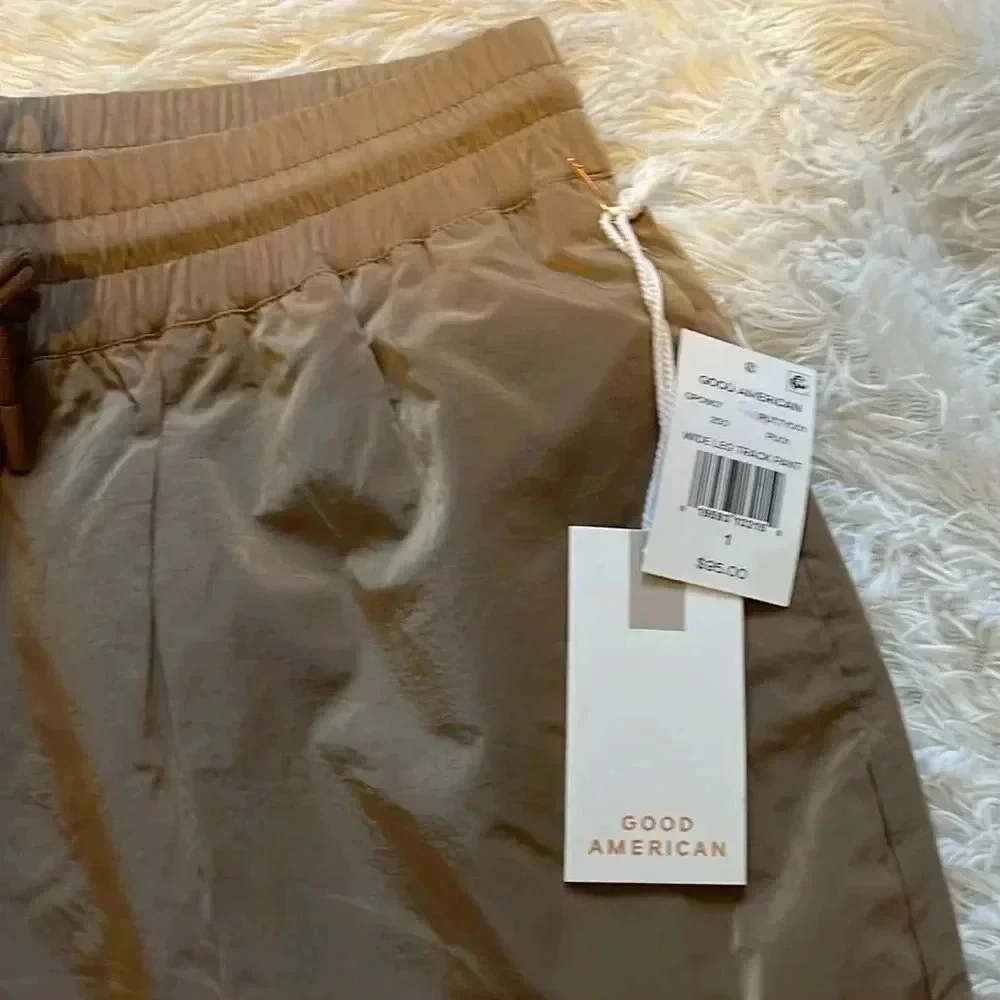 Good American set of pants and sweatshirt